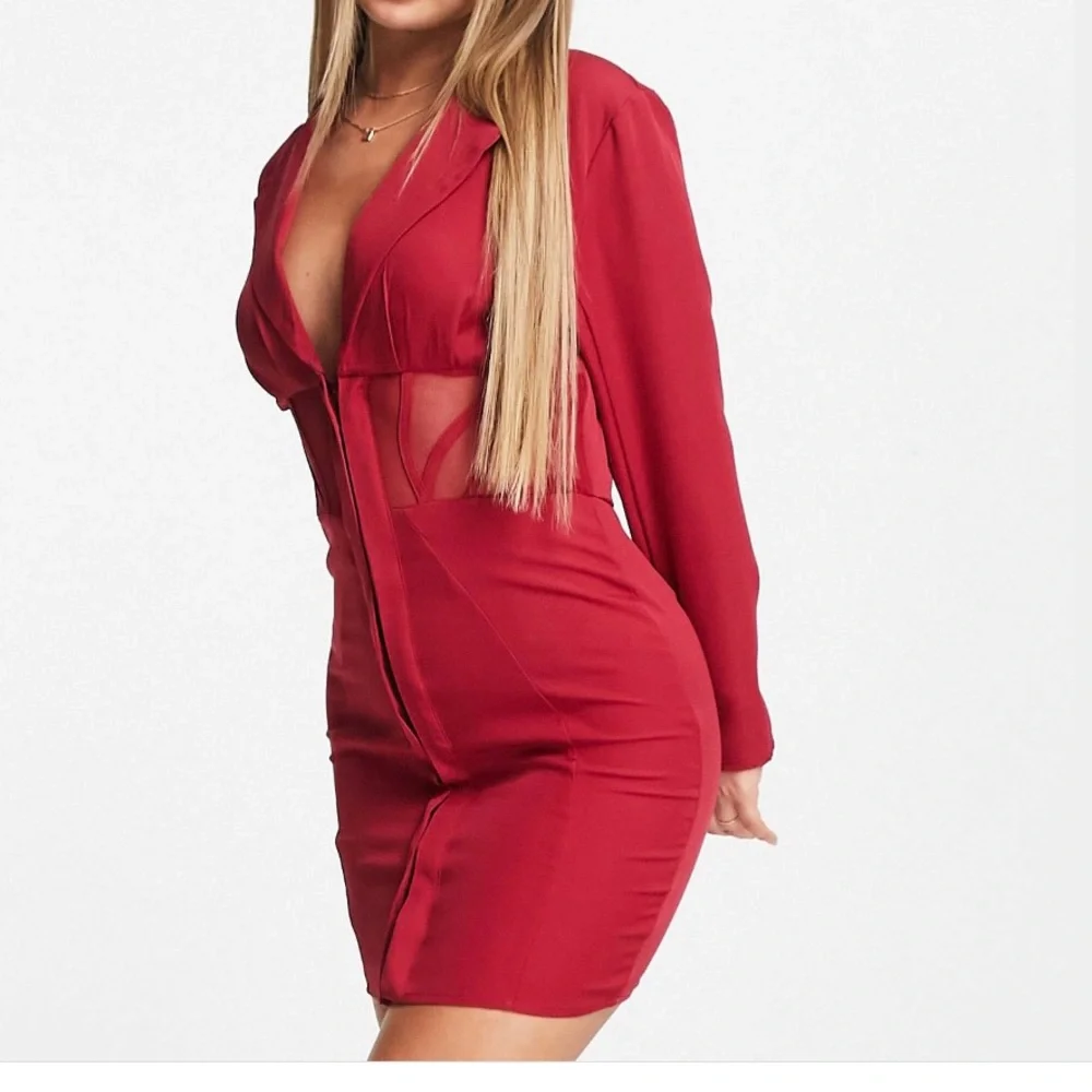 Femme Luxe corset detail blazer dress in burgundy - Picture 4 of 4